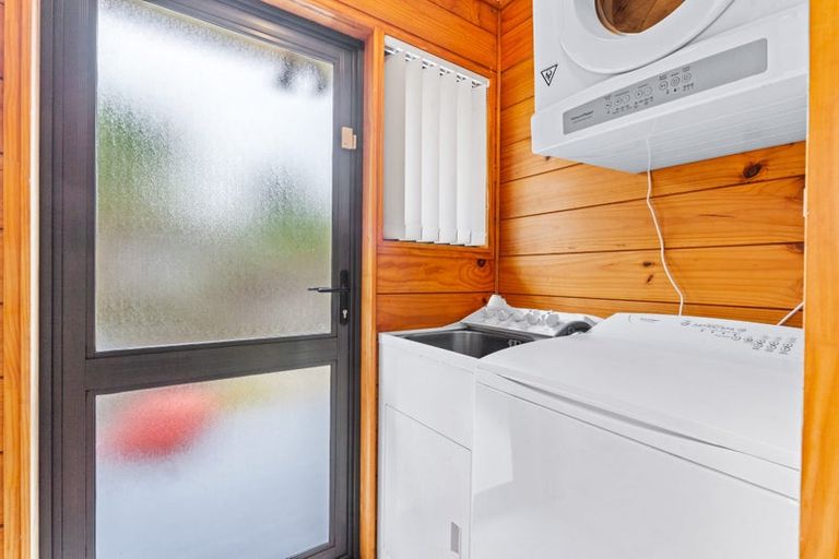 Photo of property in 2/301 Sunset Road, Sunnynook, Auckland, 0632