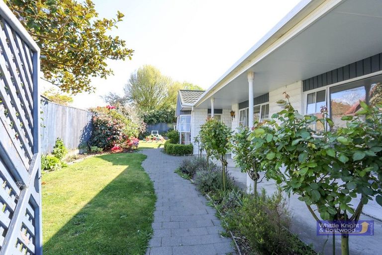 Photo of property in 5 Cherrywood Place, Redwood, Christchurch, 8051