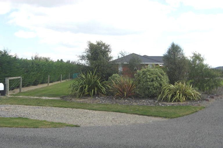 Photo of property in 16 Piako Drive, Darfield, 7571