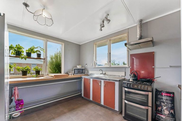 Photo of property in 74 Cranmere Crescent, Mangere East, Auckland, 2024