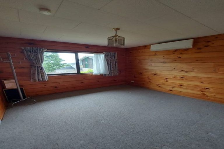 Photo of property in 4/68 West Coast Road, Glen Eden, Auckland, 0602