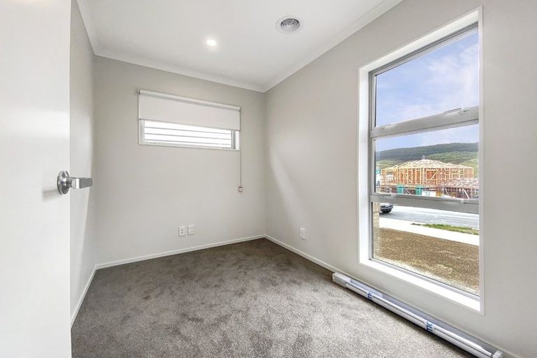Photo of property in 147 Amesbury Drive, Churton Park, Wellington, 6037