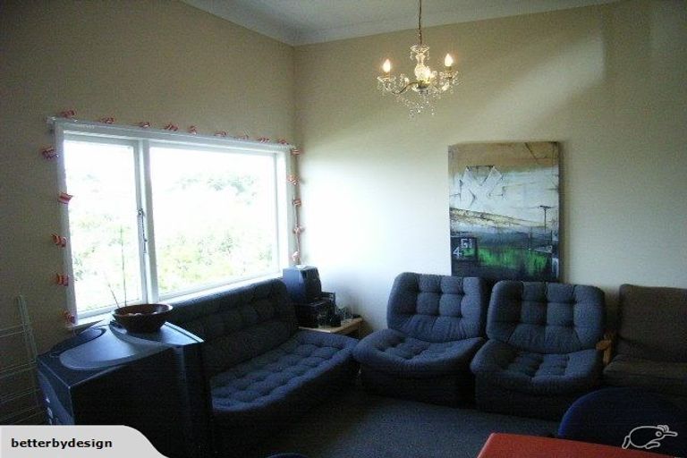 Photo of property in 29 Tanera Crescent, Brooklyn, Wellington, 6021