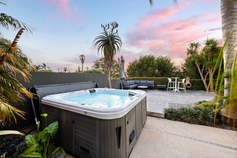 Photo of property in 151 Pah Road, Cockle Bay, Auckland, 2014