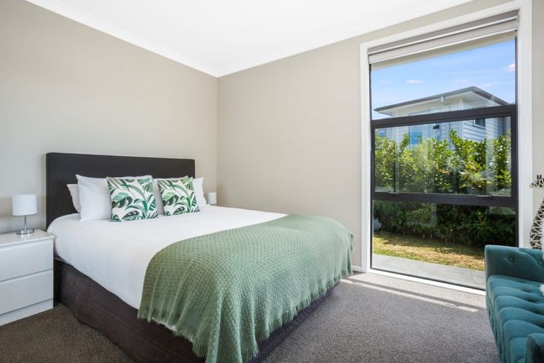 Photo of property in 34 Waitaria Terrace, Aotea, Porirua, 5024