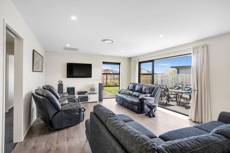 Photo of property in 35 Mcquillan Avenue, Woodend, 7610