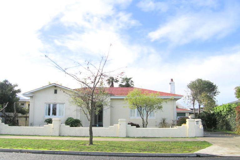 Photo of property in 800 Jervois Street, Mayfair, Hastings, 4122