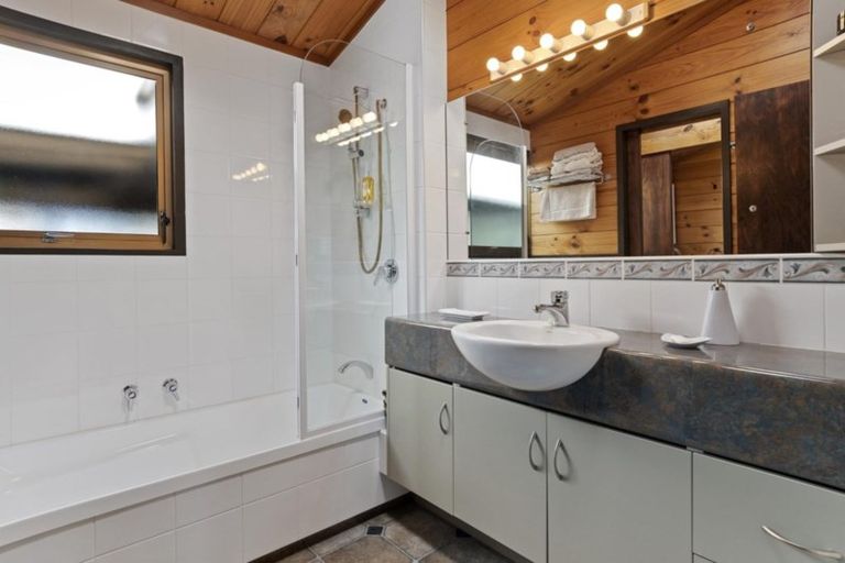 Photo of property in 25 Linklater Avenue, Bellevue, Tauranga, 3110