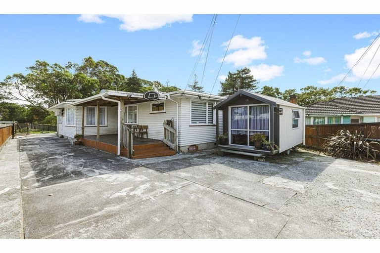 Photo of property in 12 Luke Place, Otara, Auckland, 2023