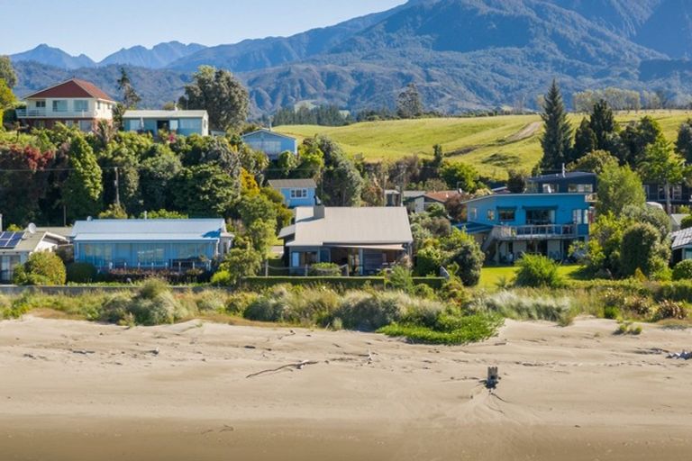 Photo of property in 266 Patons Rock Road, Patons Rock, Takaka, 7182