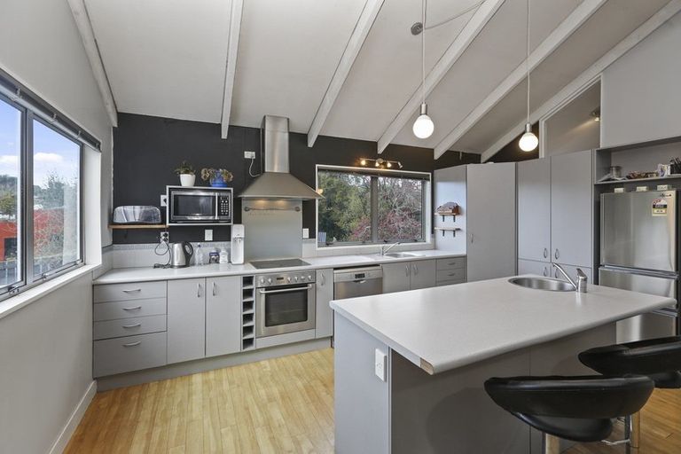 Photo of property in 12 Govett Avenue, Frankleigh Park, New Plymouth, 4310