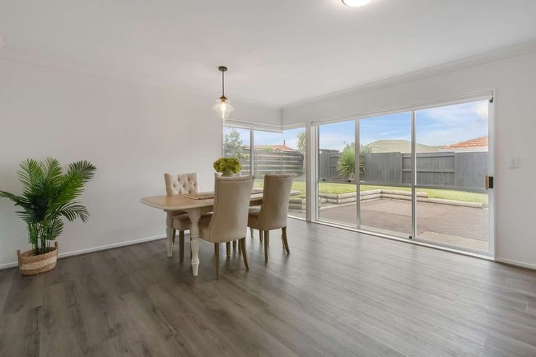 Photo of property in 35 Dalton Drive, Papamoa Beach, Papamoa, 3118