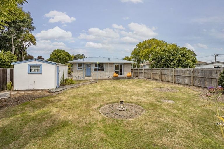 Photo of property in 3 La Perouse Place, Northcote, Christchurch, 8052