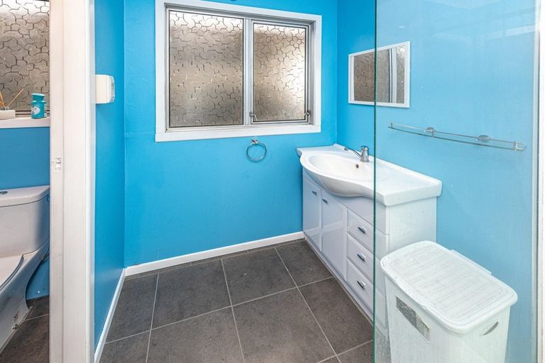 Photo of property in 1 Lupton Street, Waverley, 4510