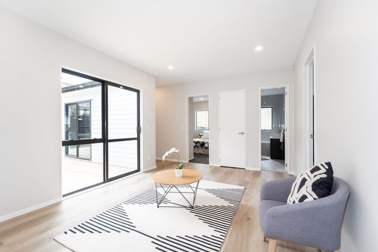 Photo of property in 4 Maraeariki Avenue, Orewa, 0931