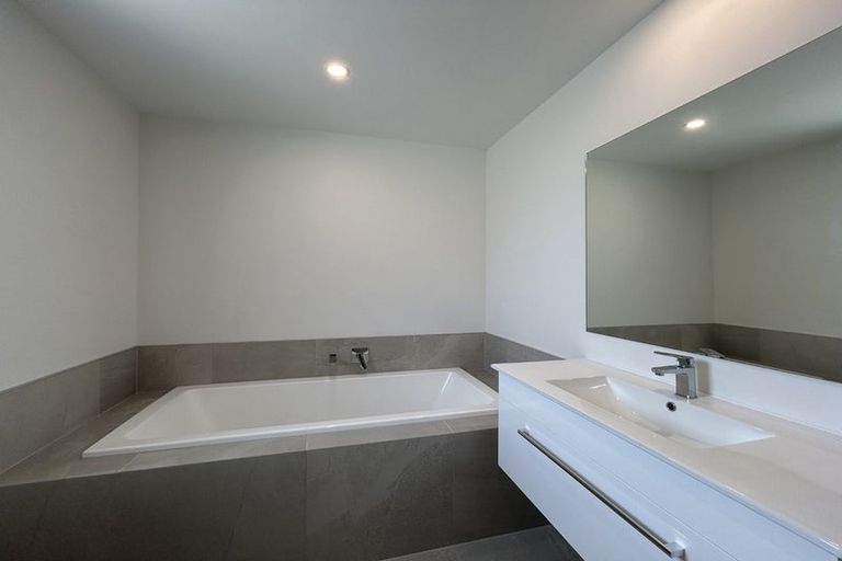 Photo of property in 47 Forage Road, Jacks Point, 9371