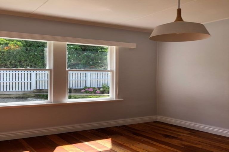 Photo of property in 86 Todman Street, Brooklyn, Wellington, 6021