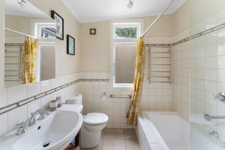 Photo of property in 194 Collingwood Street, Nelson, 7010
