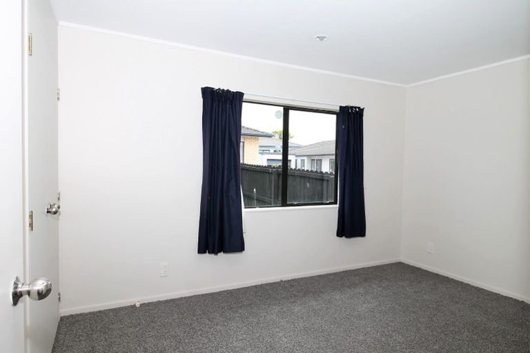 Photo of property in 2/32 Limond Street, Randwick Park, Auckland, 2105