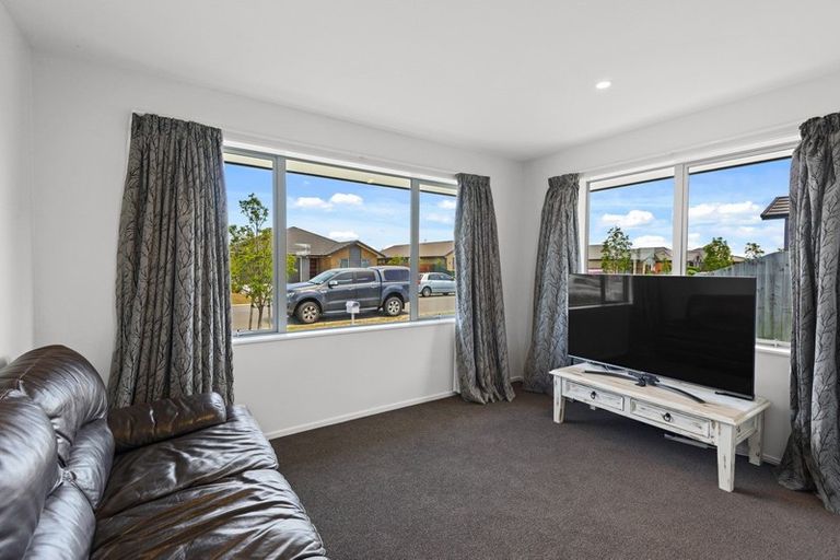 Photo of property in 33 Flint Road, Rolleston, 7614