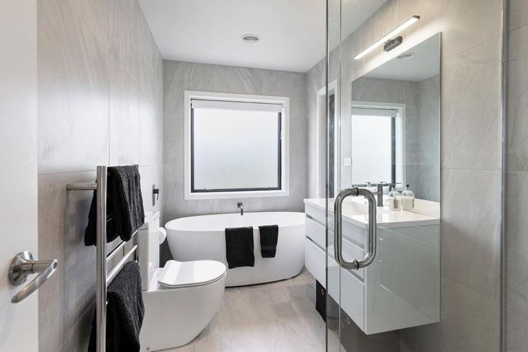 Photo of property in 125b Point Chevalier Road, Point Chevalier, Auckland, 1022