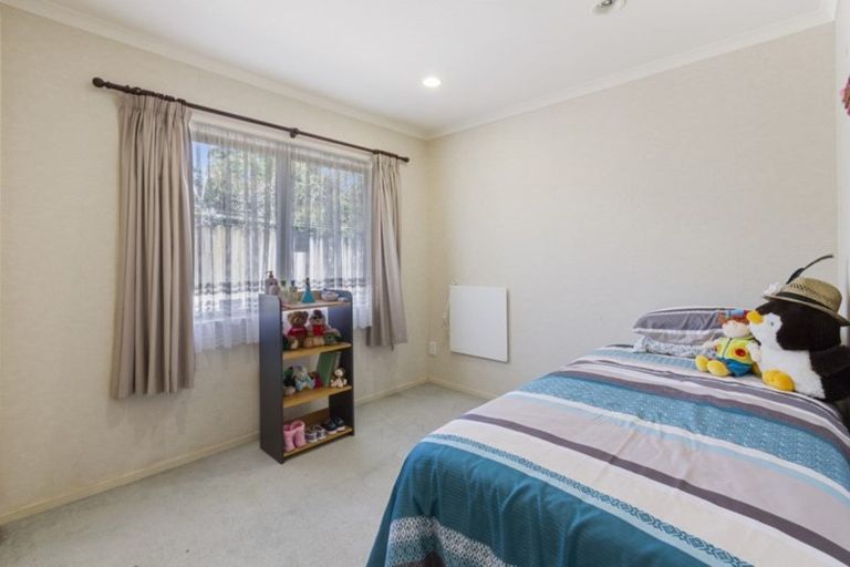 Photo of property in 14 Emmerdale Avenue, Papakura, 2110