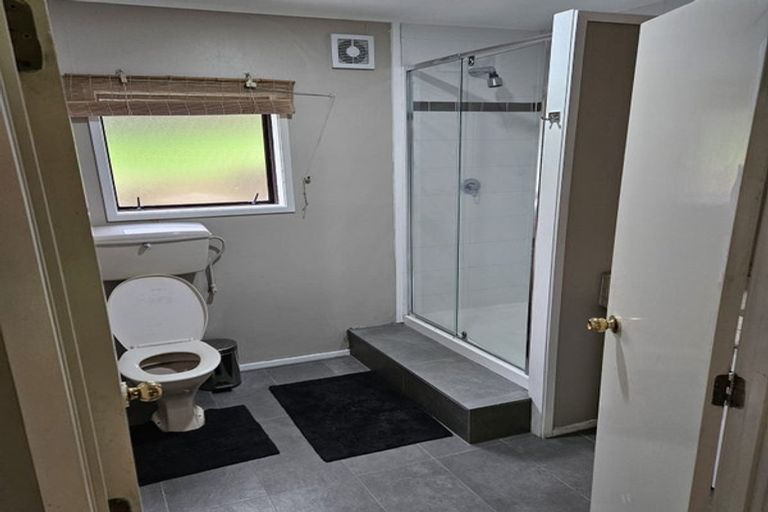 Photo of property in 24 Birman Close, Half Moon Bay, Auckland, 2012