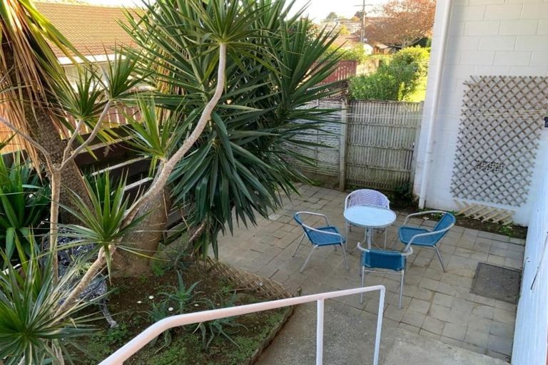 Photo of property in 2/14 South Street, Papakura, 2110