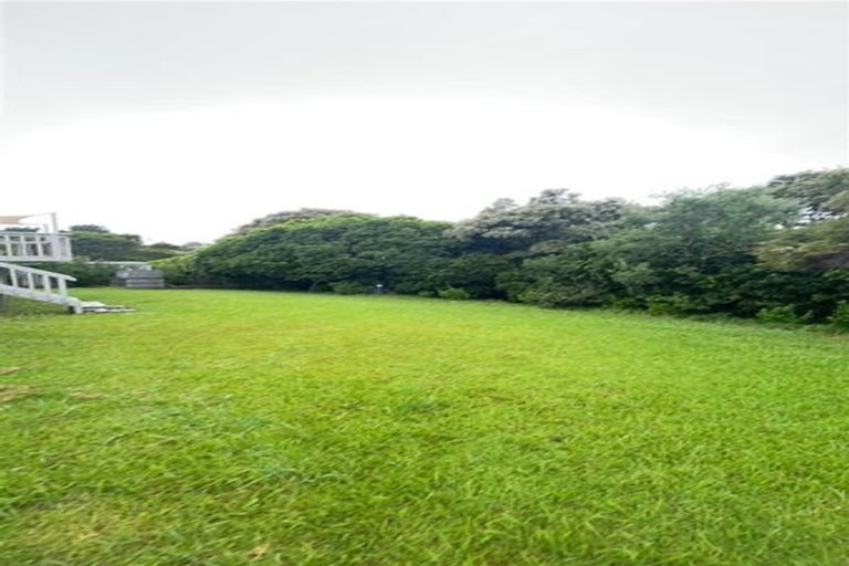 Photo of property in 12 Lorena Place, West Harbour, Auckland, 0618