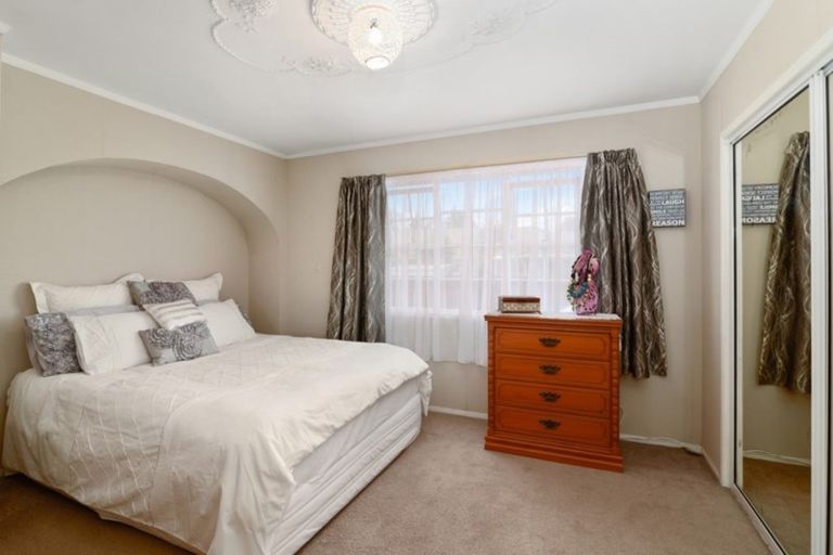 Photo of property in 323 Malfroy Road, Pomare, Rotorua, 3015