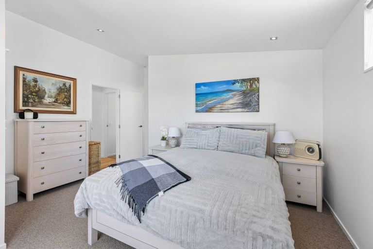 Photo of property in 40a Matakatia Parade, Matakatia, Whangaparaoa, 0930