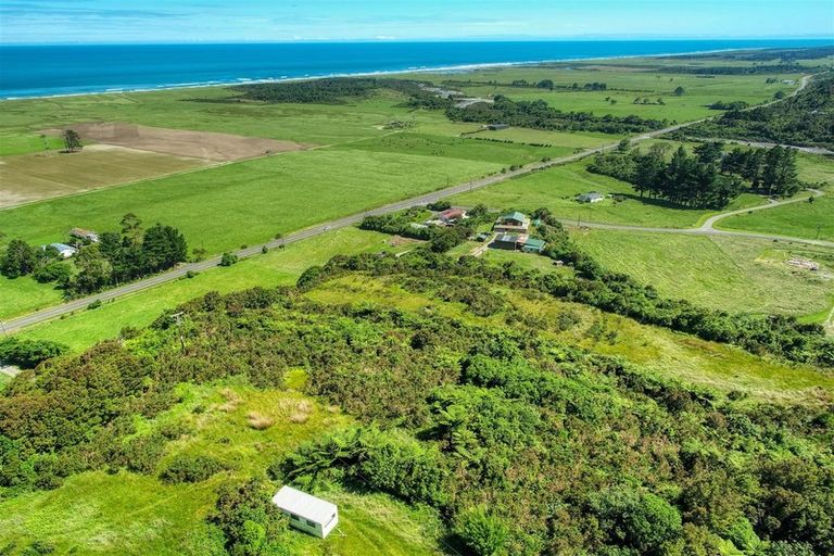 Photo of property in 3094 Coast Road, Barrytown, Runanga, 7873