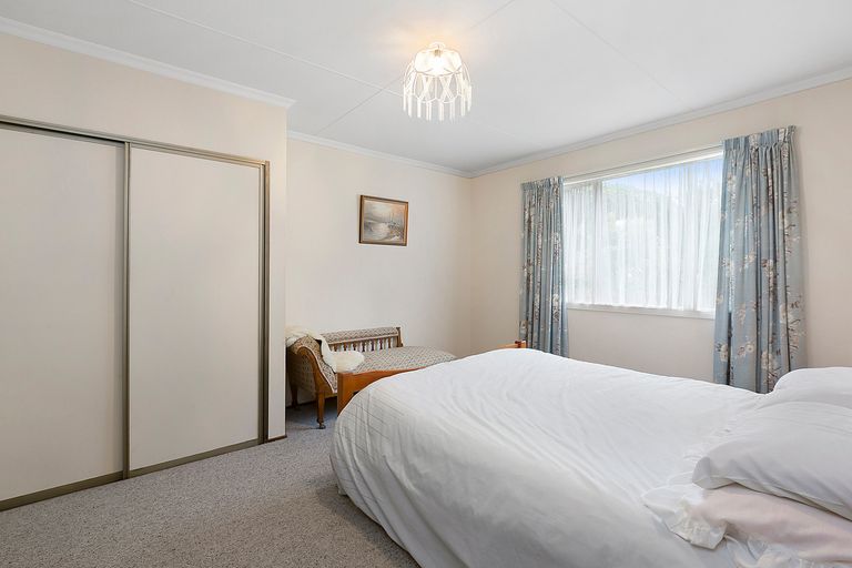 Photo of property in 20 Glendevon Place, Vauxhall, Dunedin, 9013