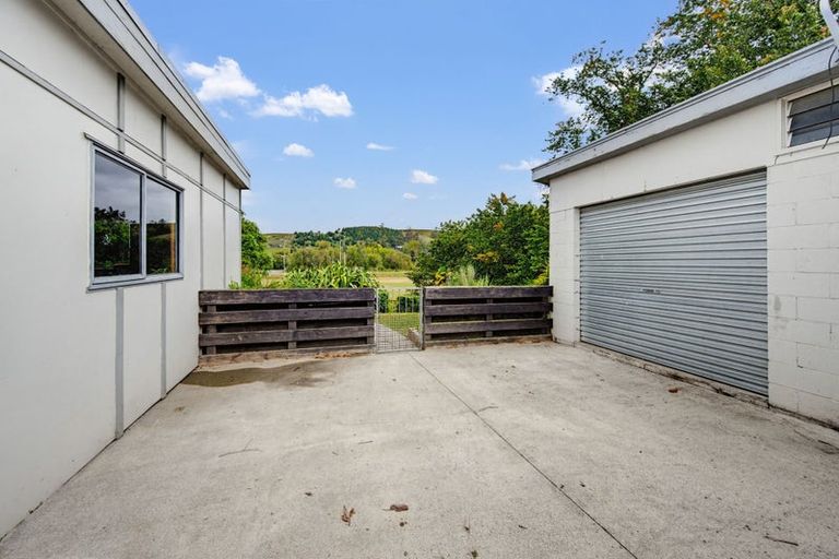 Photo of property in 9 Ruataniwha Street, Waipawa, 4210