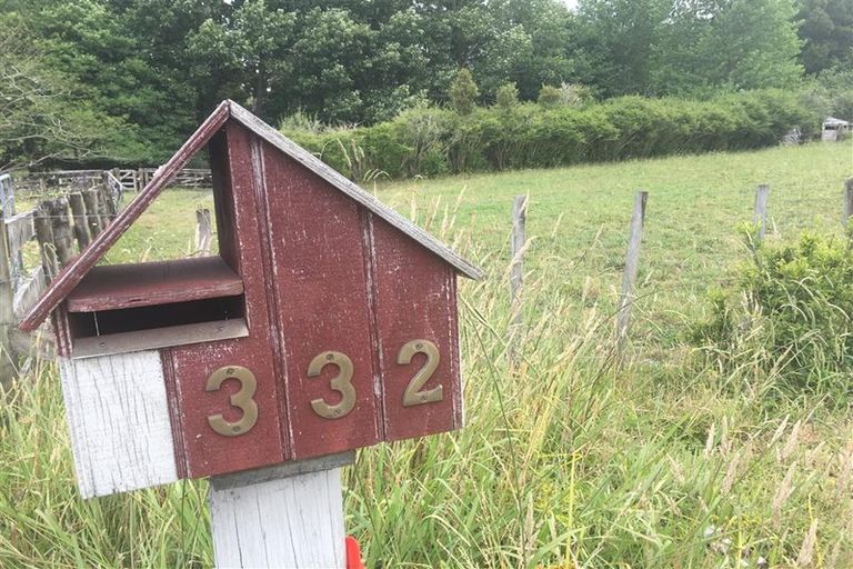 Photo of property in 332 Upper Orewa Road, Wainui, Silverdale, 0992