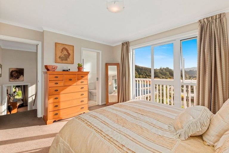 Photo of property in 111 Horoeka Street, Stokes Valley, Lower Hutt, 5019