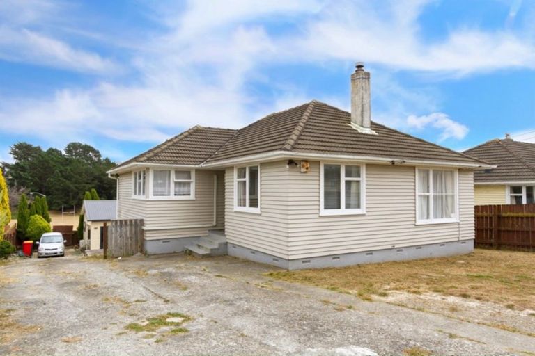 Photo of property in 11a Castor Crescent, Cannons Creek, Porirua, 5024