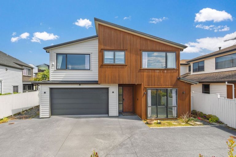Photo of property in 42 Headland Drive, Long Bay, Auckland, 0630