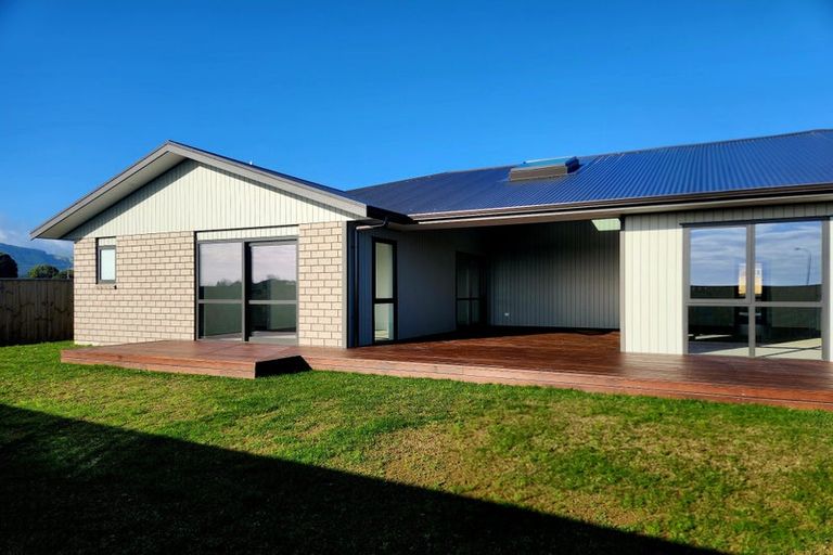 Photo of property in 5 Thorn Place, Levin, 5510