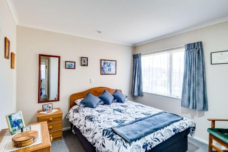 Photo of property in 4 Blythfield Place, Taradale, Napier, 4112