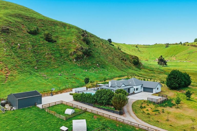 Photo of property in 40 Grant Road, Kinloch, Taupo, 3385