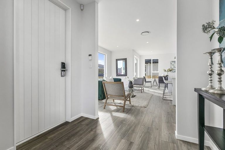 Photo of property in 10 Bine Crescent, Orewa, 0931