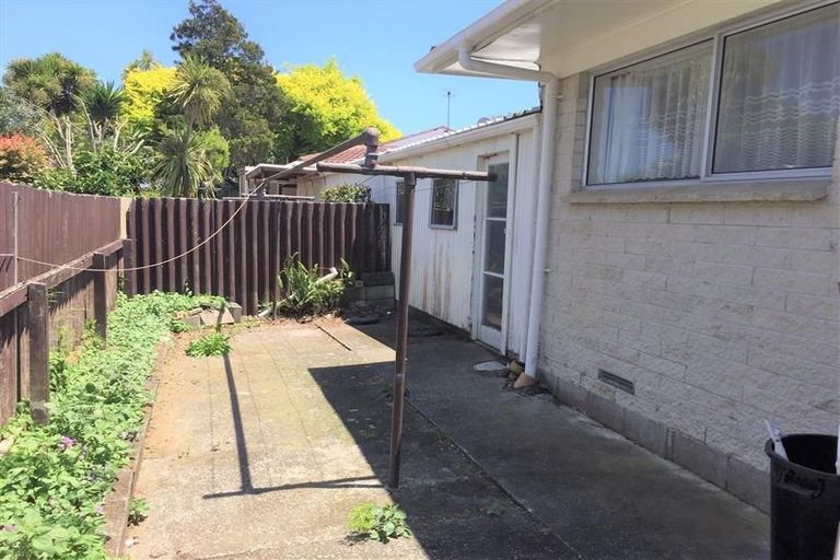 Photo of property in 1/8 Ocean View Road, Weymouth, Auckland, 2103