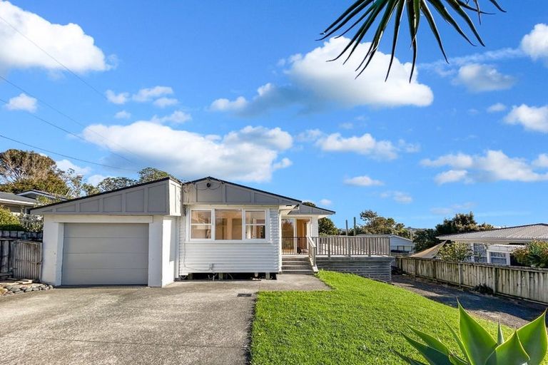 Photo of property in 832 Whangaparaoa Road, Manly, Whangaparaoa, 0930