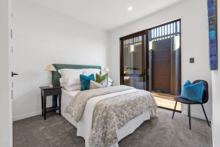 Photo of property in 36 Skulander Crescent, Orewa, 0931