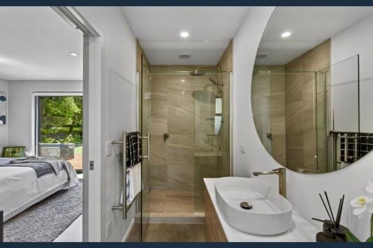 Photo of property in 94 Eliot Street, New Plymouth, 4310