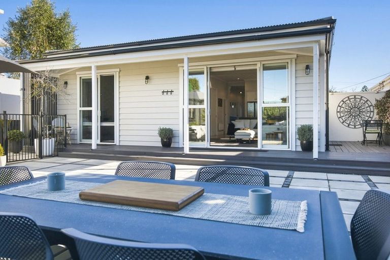 Photo of property in 25 Standish Street, Westown, New Plymouth, 4310