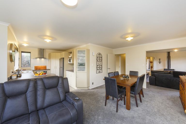 Photo of property in 25 Boston Parade, Kelvin Grove, Palmerston North, 4414