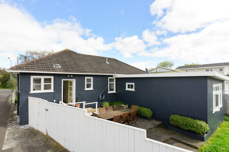 Photo of property in 89 Churchill Avenue, Hokowhitu, Palmerston North, 4410