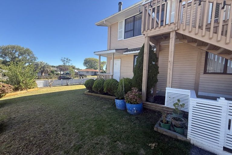 Photo of property in 2 Tomlin Place, Mangere East, Auckland, 2024